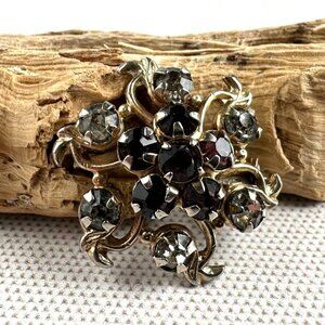 Vintage 1930s Brooch with Purple & Clear Prong-Set Rhinestones 1" Floral Design